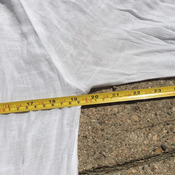 EUC No boundaries white linen top - Picture 9 of 11